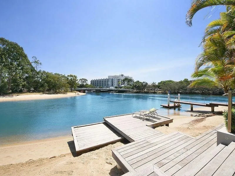 Luxury Retreat With Private Beach & Jetty Holiday home Noosa Heads