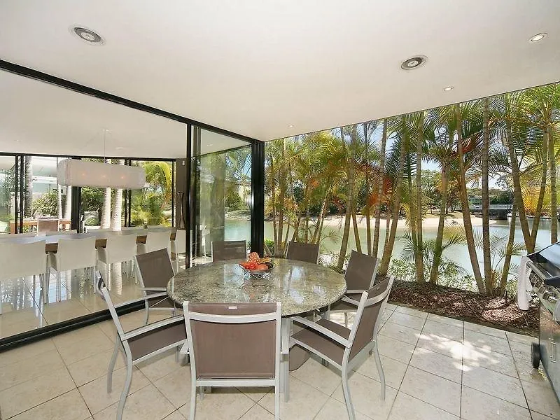Luxury Retreat With Private Beach & Jetty Holiday home